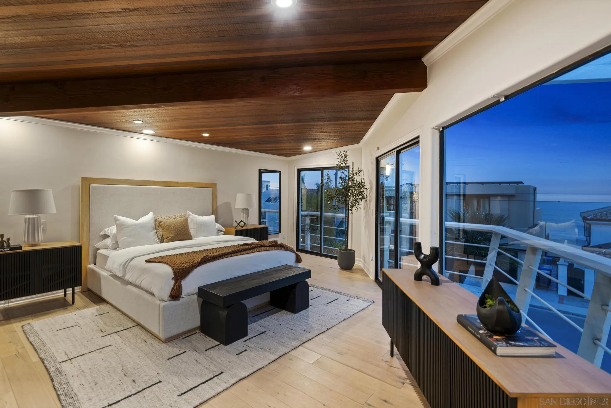 https://cdn.realtyfeed.com/cdn/127/260014706/13f2ac579c111647cd1ccabe26ac7ae8.webp