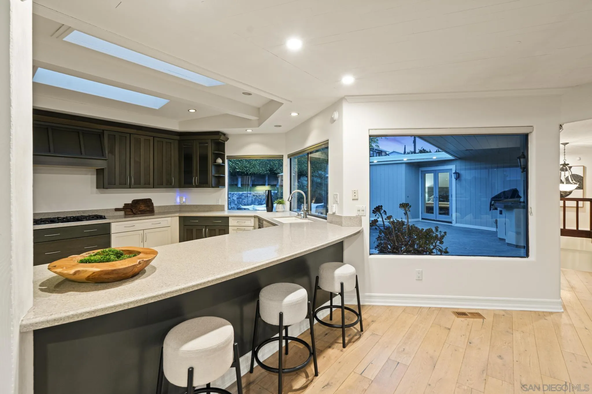https://cdn.realtyfeed.com/cdn/127/260014706/198c48aa467b4b9639df4eb3cabe4faf.webp