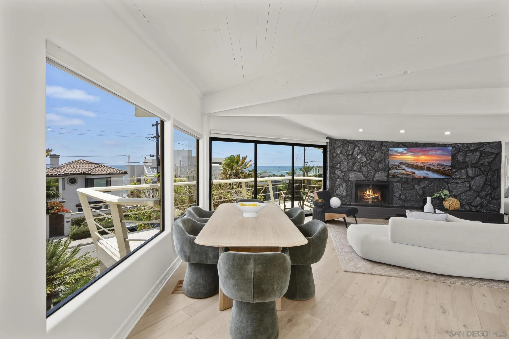 https://cdn.realtyfeed.com/cdn/127/260014706/4578a184f3ebaf3cddcb75328fdbb744.webp