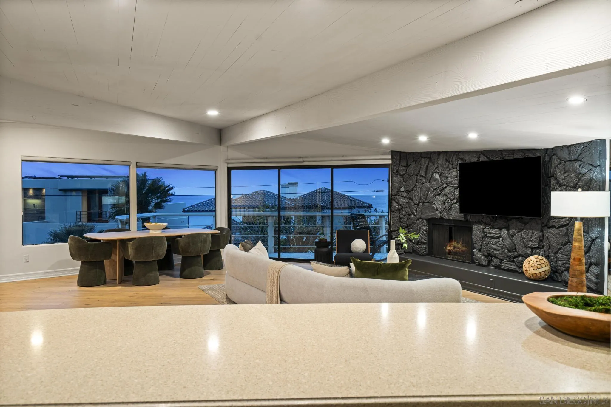 https://cdn.realtyfeed.com/cdn/127/260014706/7dce89765c483c67e5f38119998d56e8.webp