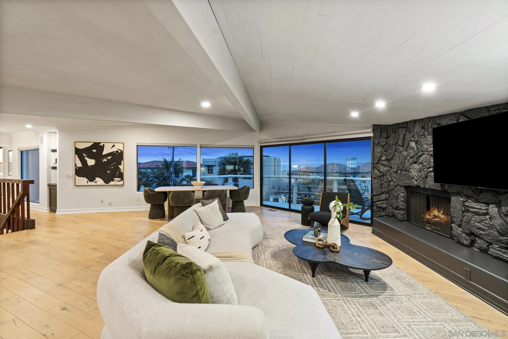 https://cdn.realtyfeed.com/cdn/127/260014706/8541241c32719fd3280d7ea6d66e0c8f.webp