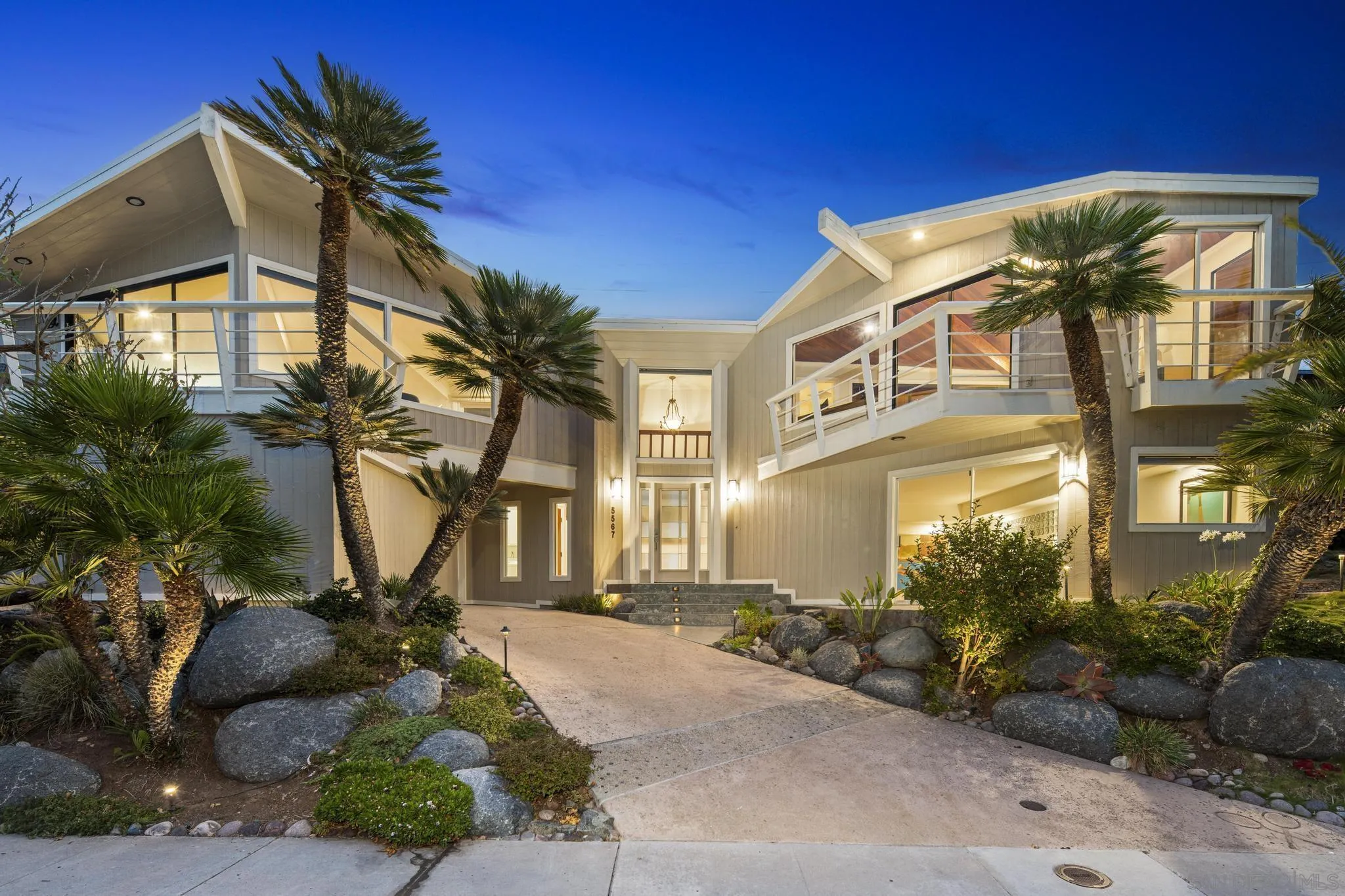 https://cdn.realtyfeed.com/cdn/127/260014706/b01b6a29d6cb1b3bcd4e09b9c41b895e.webp