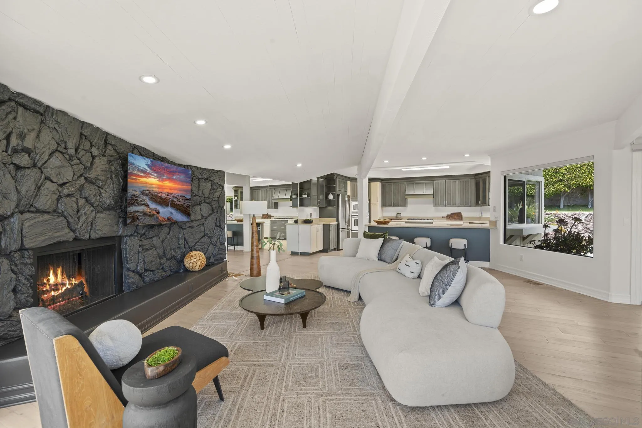 https://cdn.realtyfeed.com/cdn/127/260014706/e18ef9c9c0538d44f156bcb46c295c6e.webp