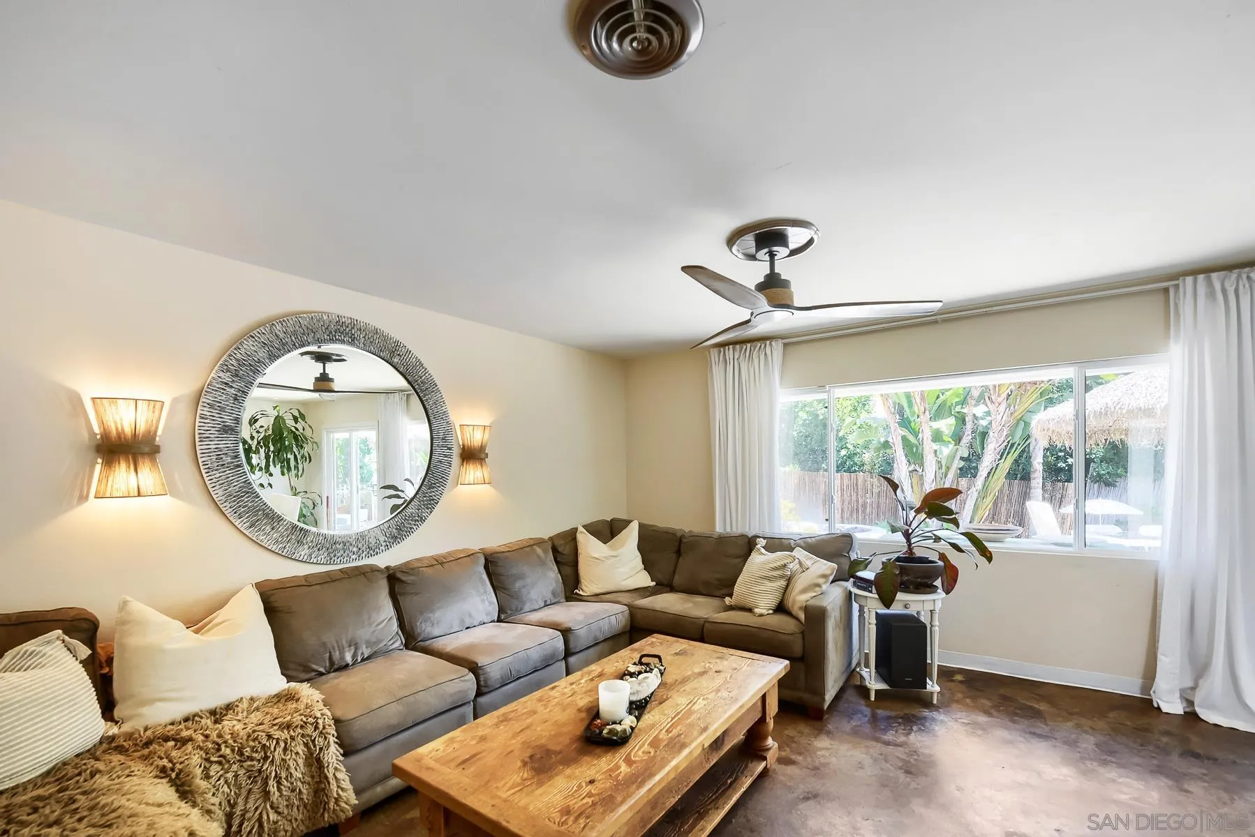 https://cdn.realtyfeed.com/cdn/127/260014707/03a94a6fe5daacf150d8d0fa6c5a198d.webp