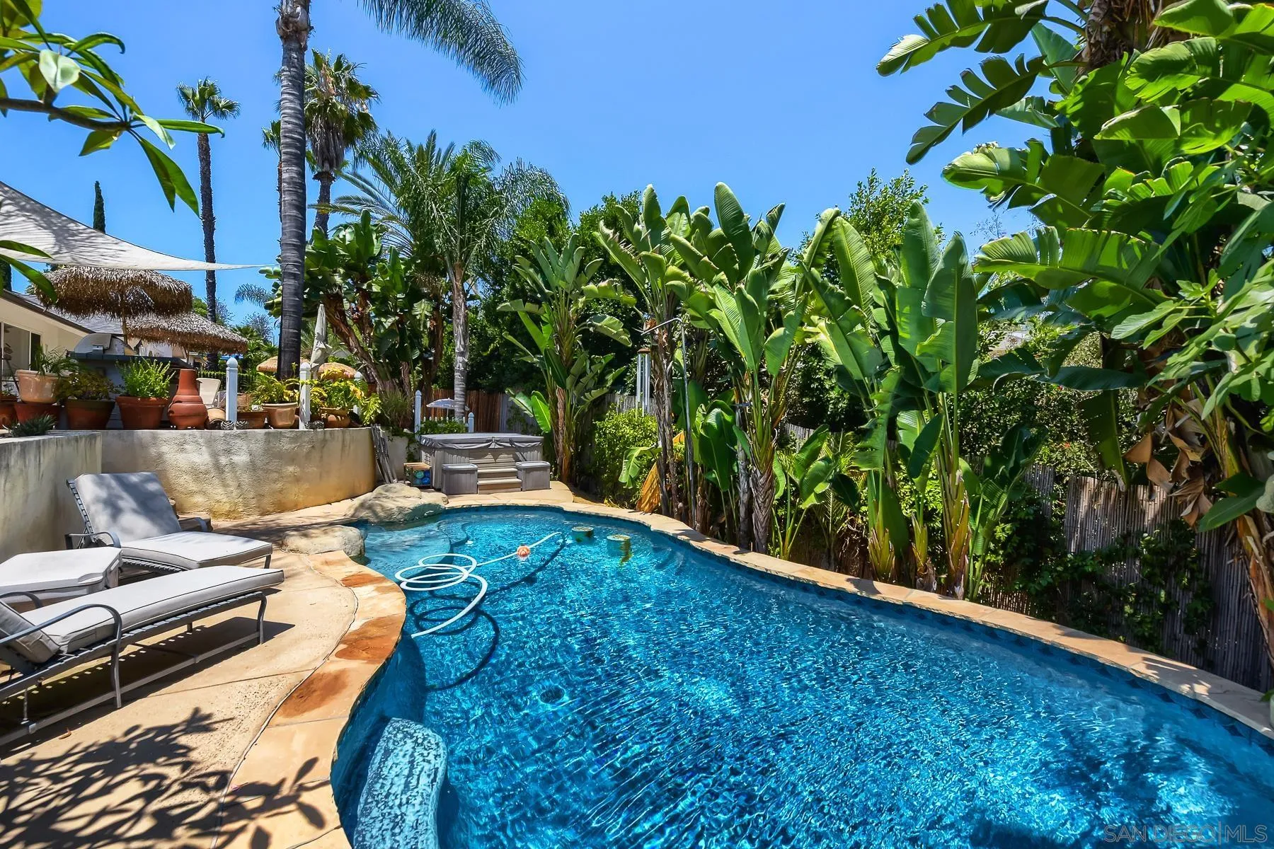 https://cdn.realtyfeed.com/cdn/127/260014707/858eeab2c1e19c179bcc74a3b93ff5a2.webp