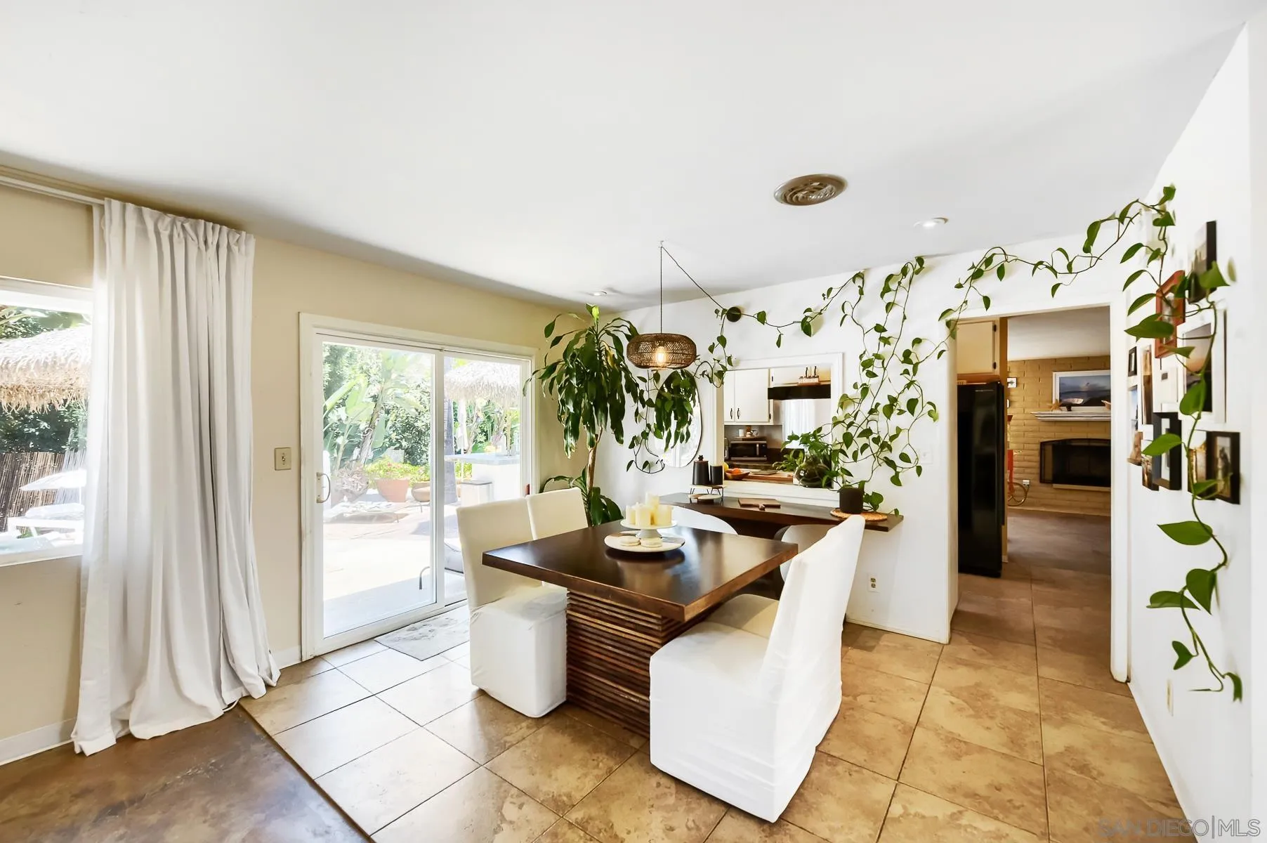 https://cdn.realtyfeed.com/cdn/127/260014707/c7e8d13114dfce4f9c1e374fd2de513d.webp