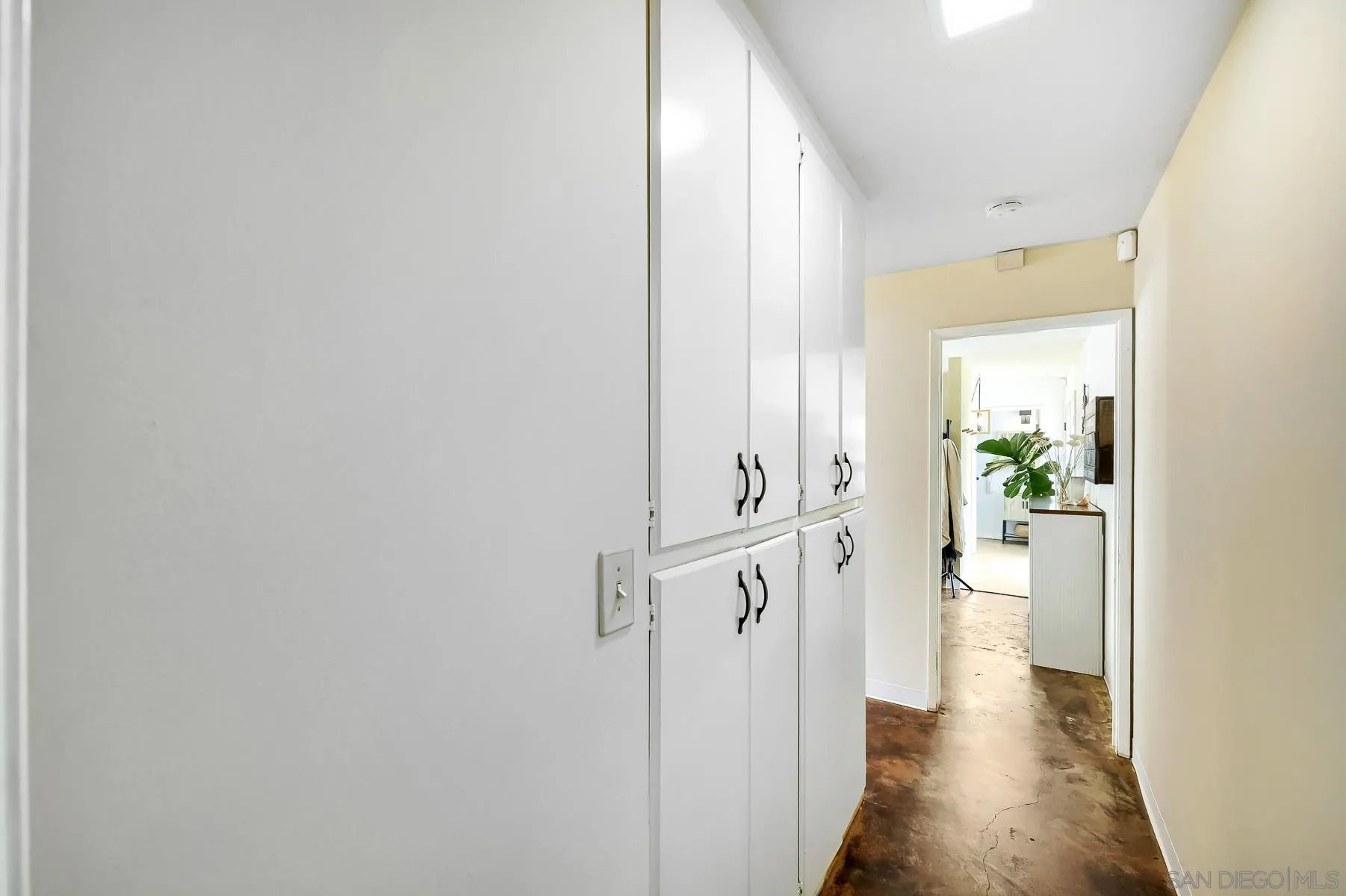https://cdn.realtyfeed.com/cdn/127/260014707/d485fa2c1c8da287c666a03efad26cd4.webp