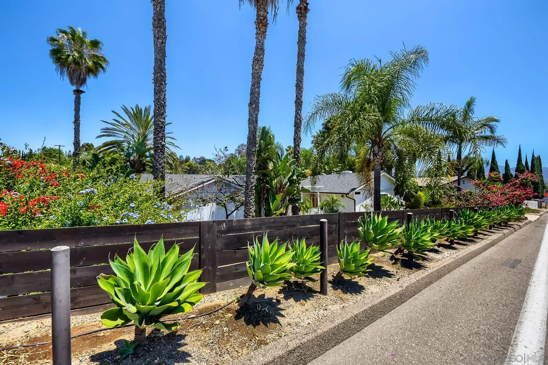 https://cdn.realtyfeed.com/cdn/127/260014707/ed231f677bea235f3e5c86161e764b2d.webp