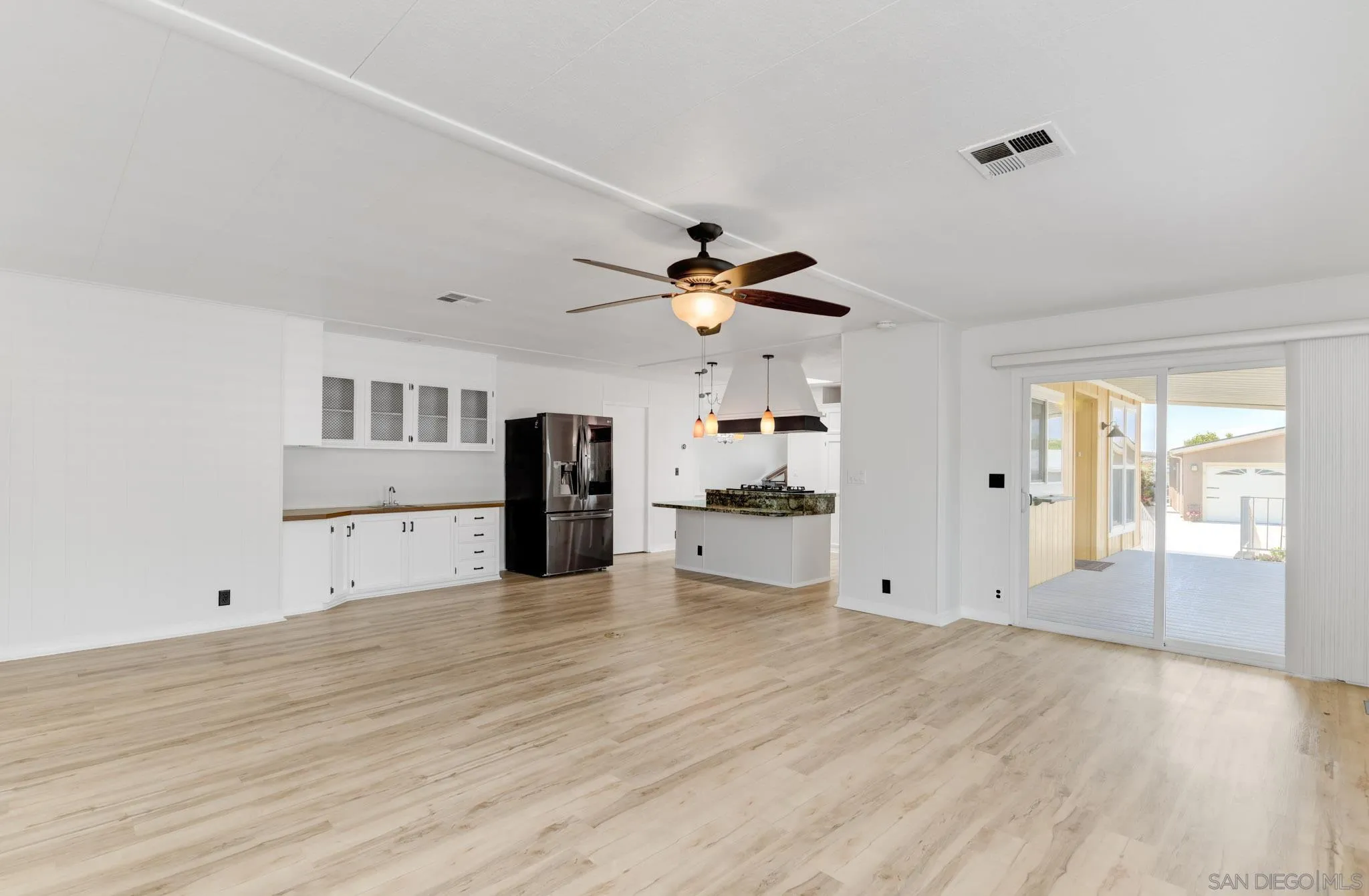 https://cdn.realtyfeed.com/cdn/127/260014708/0c46ce4402410b5bacdcf8e20f4f69a0.webp