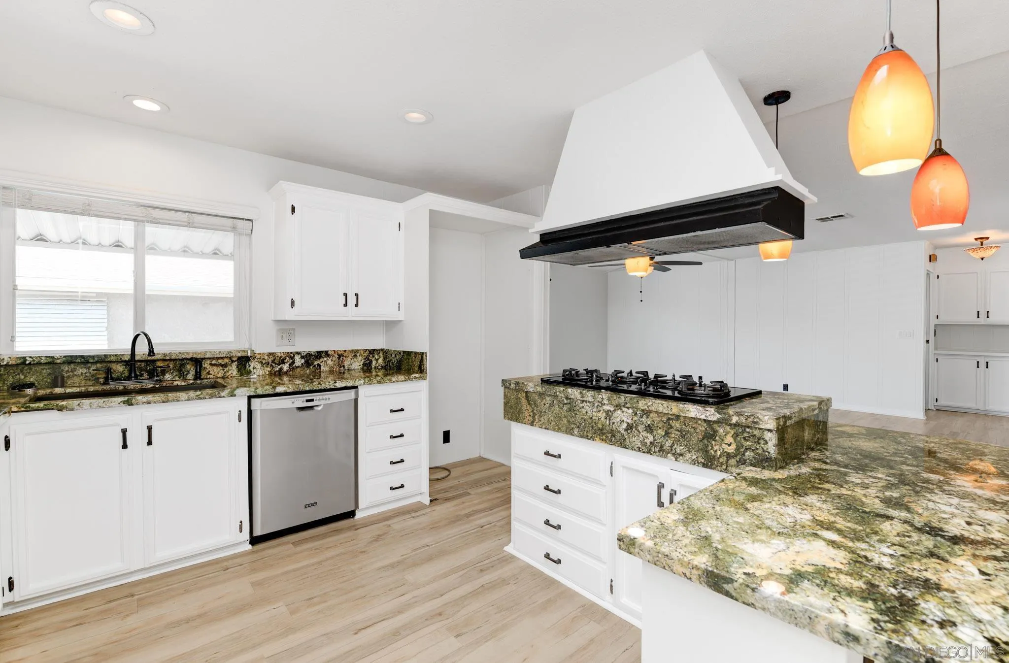 https://cdn.realtyfeed.com/cdn/127/260014708/1cd3177e786b16e8ec5116a4846f8c3e.webp