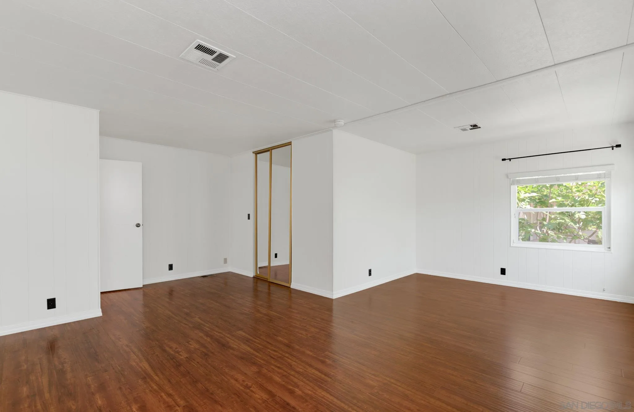 https://cdn.realtyfeed.com/cdn/127/260014708/24ec3685ce06ff8a410ca638d04d0cf3.webp