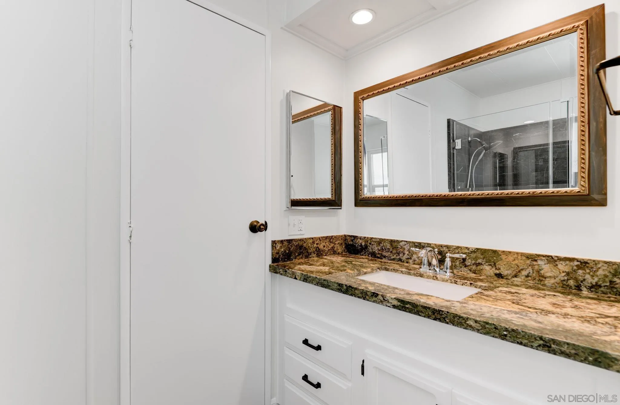 https://cdn.realtyfeed.com/cdn/127/260014708/4e0b661198cfe9d96c7c8610a056ec01.webp
