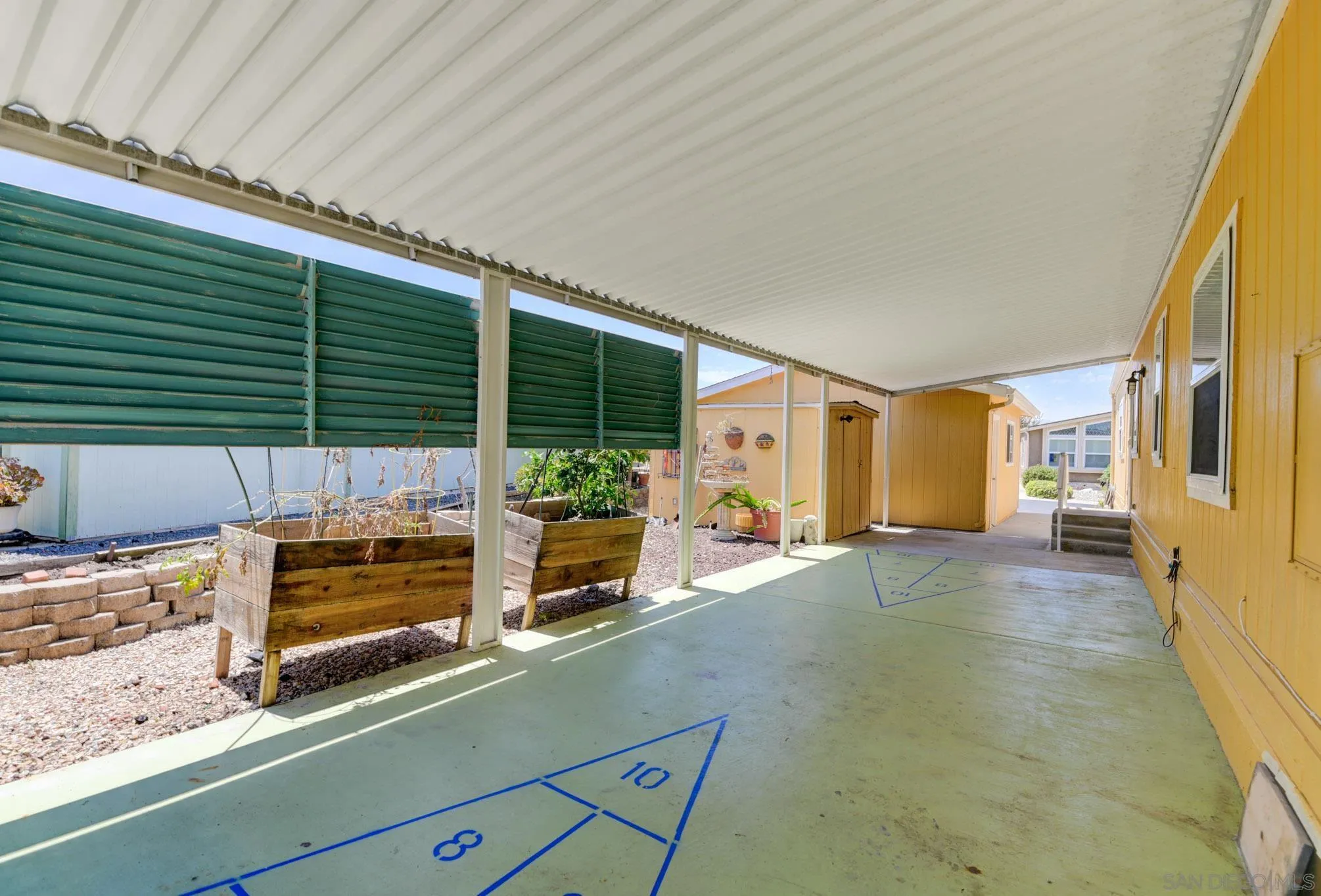 https://cdn.realtyfeed.com/cdn/127/260014708/541f221a1cc2c1bfa79fe94114ffa72b.webp