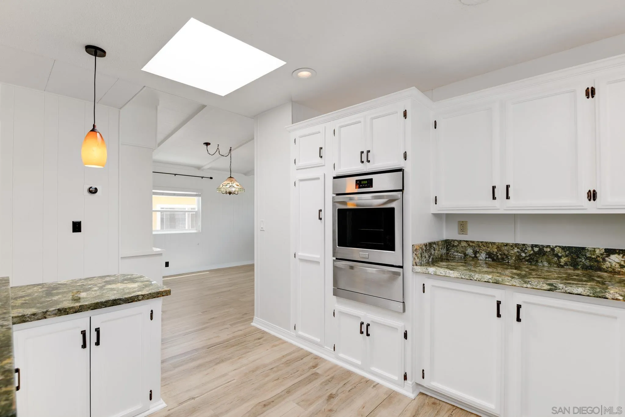 https://cdn.realtyfeed.com/cdn/127/260014708/6bc74ee6a7ff268741f876c80ce2854f.webp