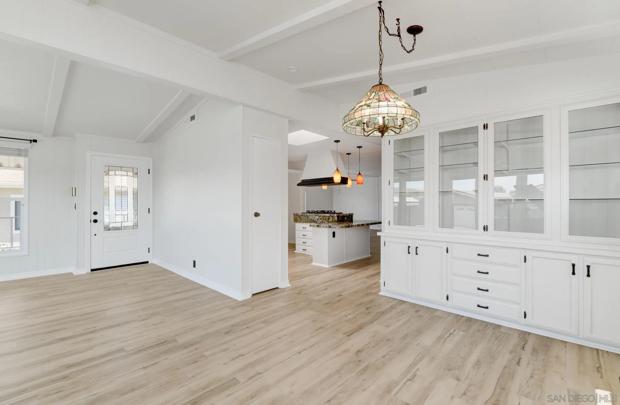 https://cdn.realtyfeed.com/cdn/127/260014708/91e611497cf4cf0c2e5b1eae6c410c17.webp