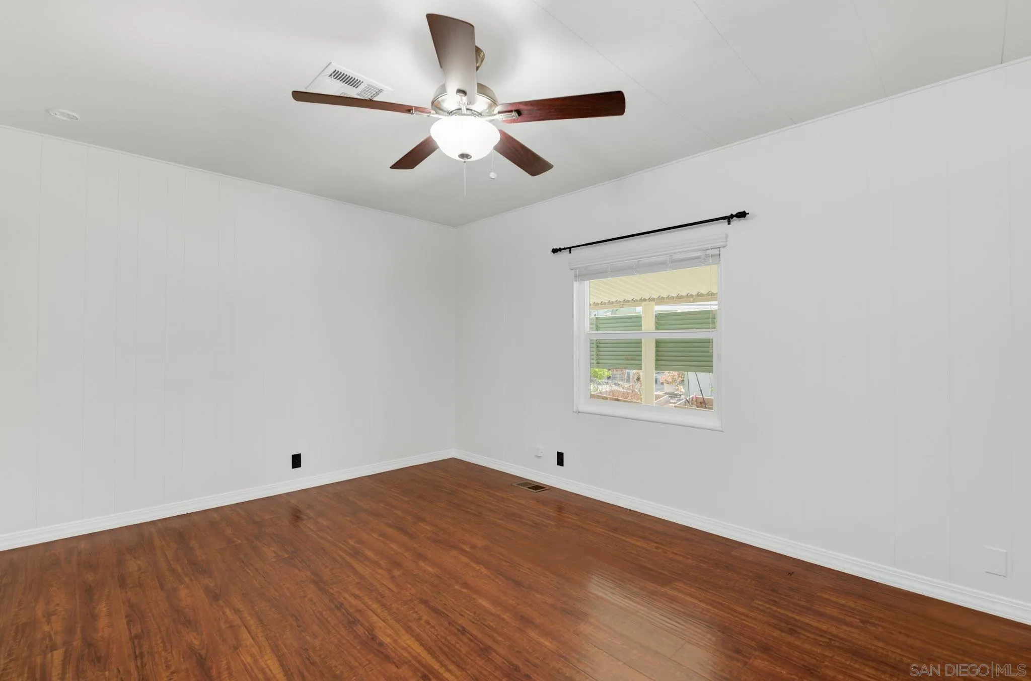 https://cdn.realtyfeed.com/cdn/127/260014708/b5eff149993b8f38c31e2b7b394b833f.webp