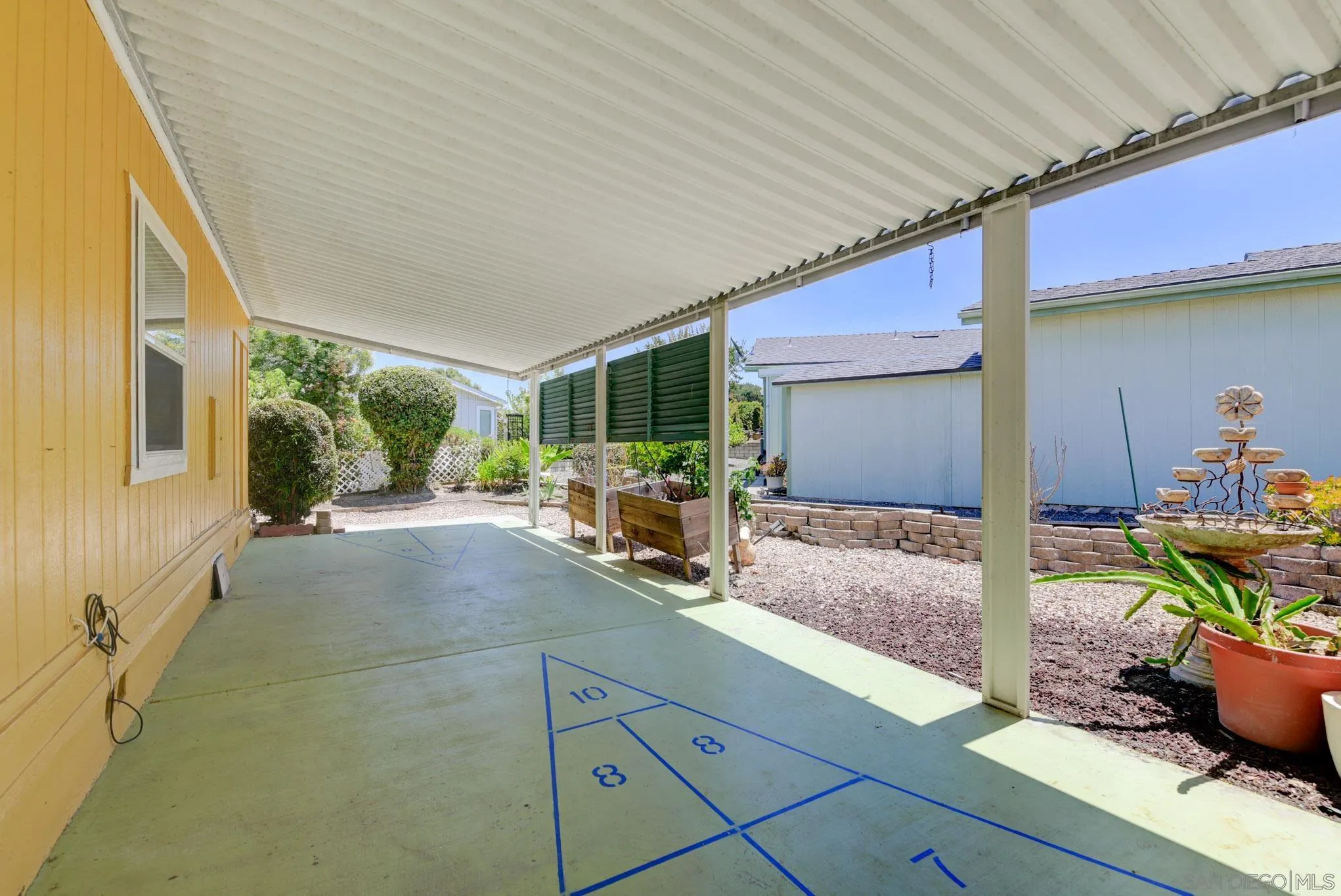 https://cdn.realtyfeed.com/cdn/127/260014708/c9a5e6ea27f3bb9eb2f6ed1d45e3ac71.webp