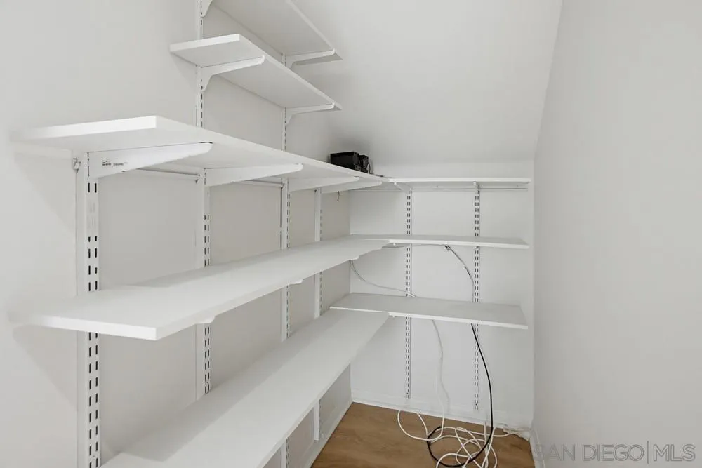 https://cdn.realtyfeed.com/cdn/127/260014709/5e1ad9d01e6cd8f98e343f50b5568e78.webp
