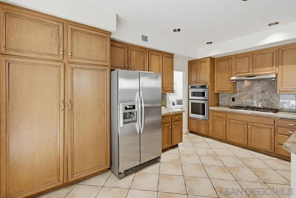 https://cdn.realtyfeed.com/cdn/127/260014709/75a7cc6755e531b04c7d2f05c01affd7.webp