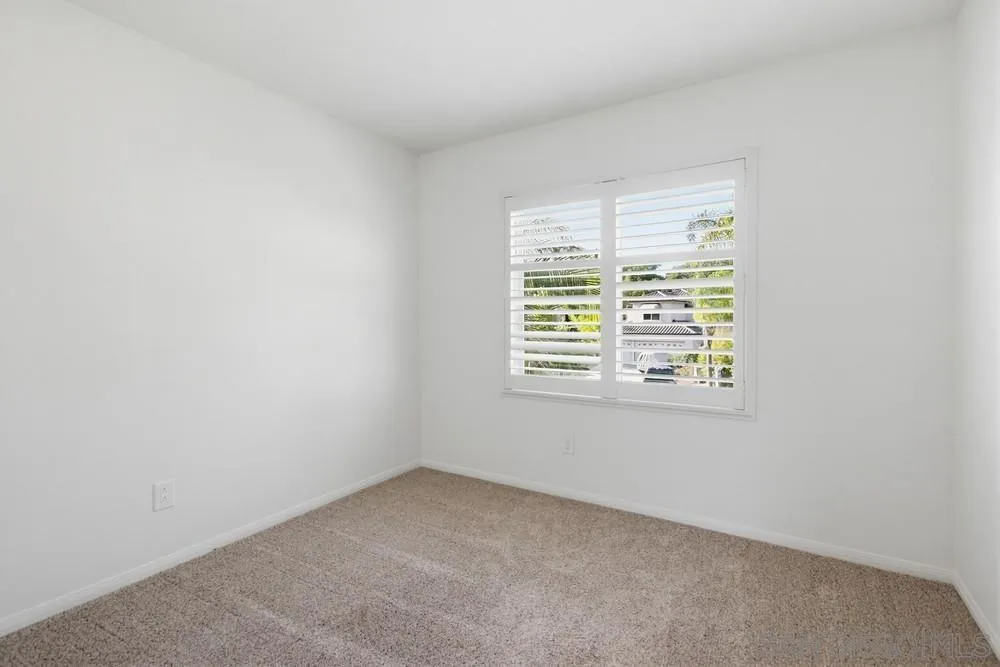 https://cdn.realtyfeed.com/cdn/127/260014709/8c89e1b0a2204c3e73e99e299f4f457d.webp
