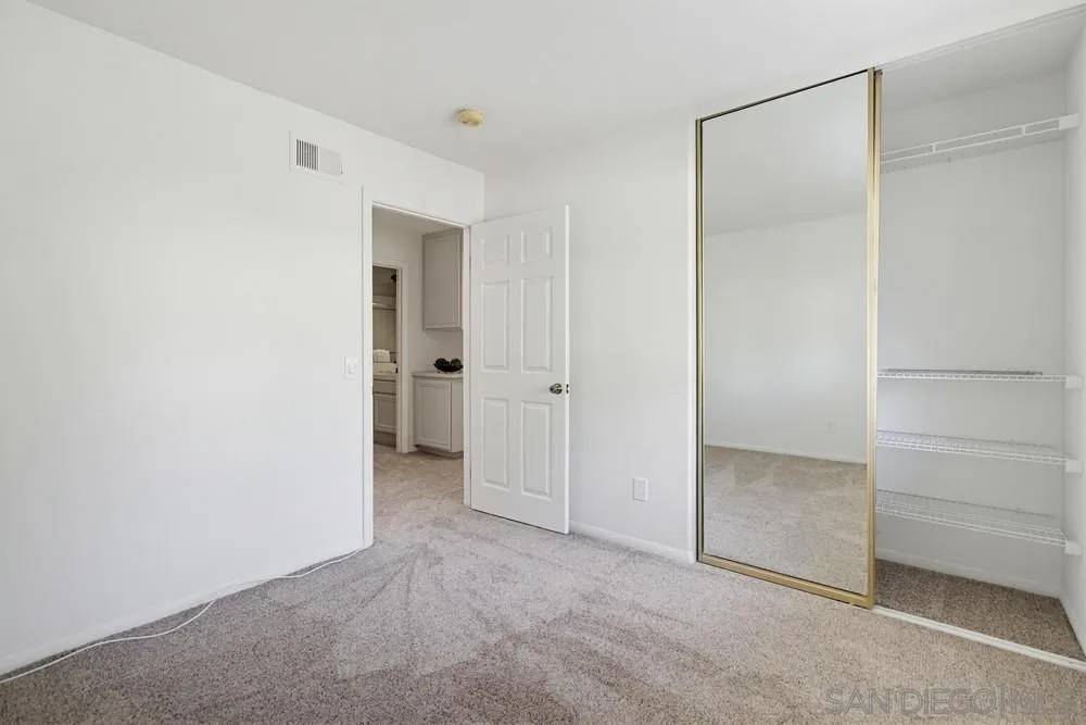 https://cdn.realtyfeed.com/cdn/127/260014709/a3e27e0c44a5a4e19949fc6fb93578a1.webp