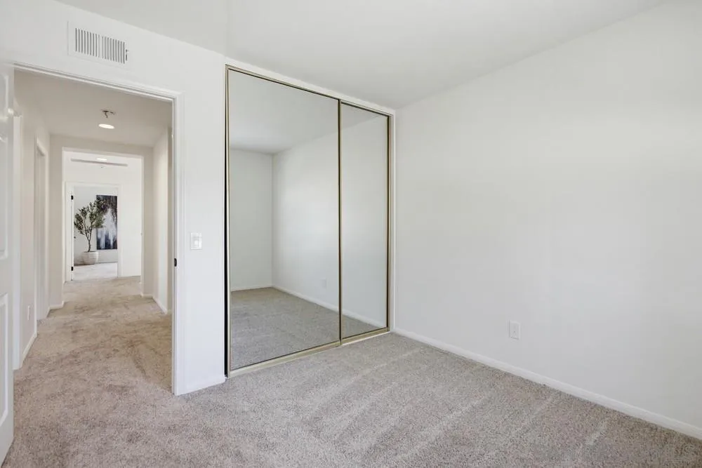 https://cdn.realtyfeed.com/cdn/127/260014709/e301030d67f256f833ea20c49be844b0.webp