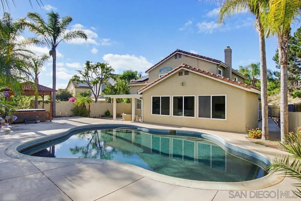 https://cdn.realtyfeed.com/cdn/127/260014709/e75a4e2a597581c6dfe676638cd55414.webp
