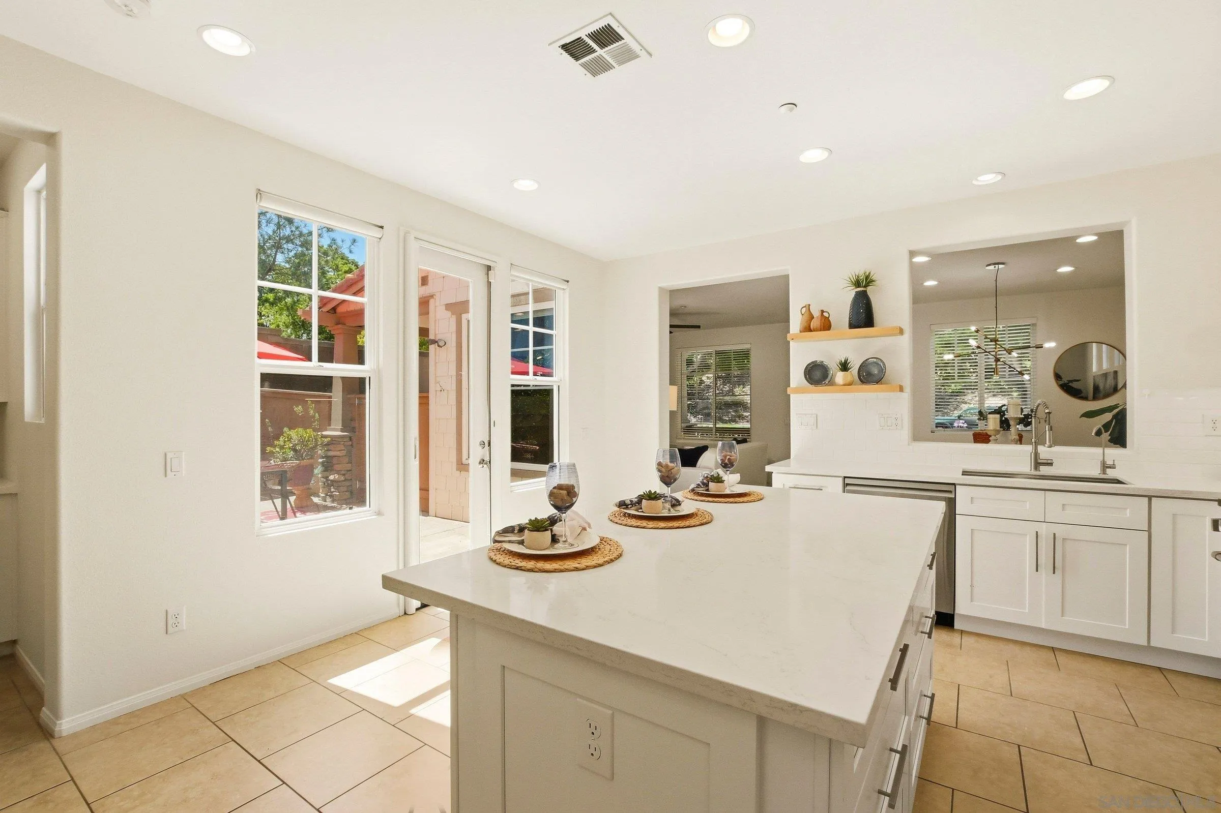 https://cdn.realtyfeed.com/cdn/127/260014711/6efee2718b8e7b0a774d72850f8fede2.webp