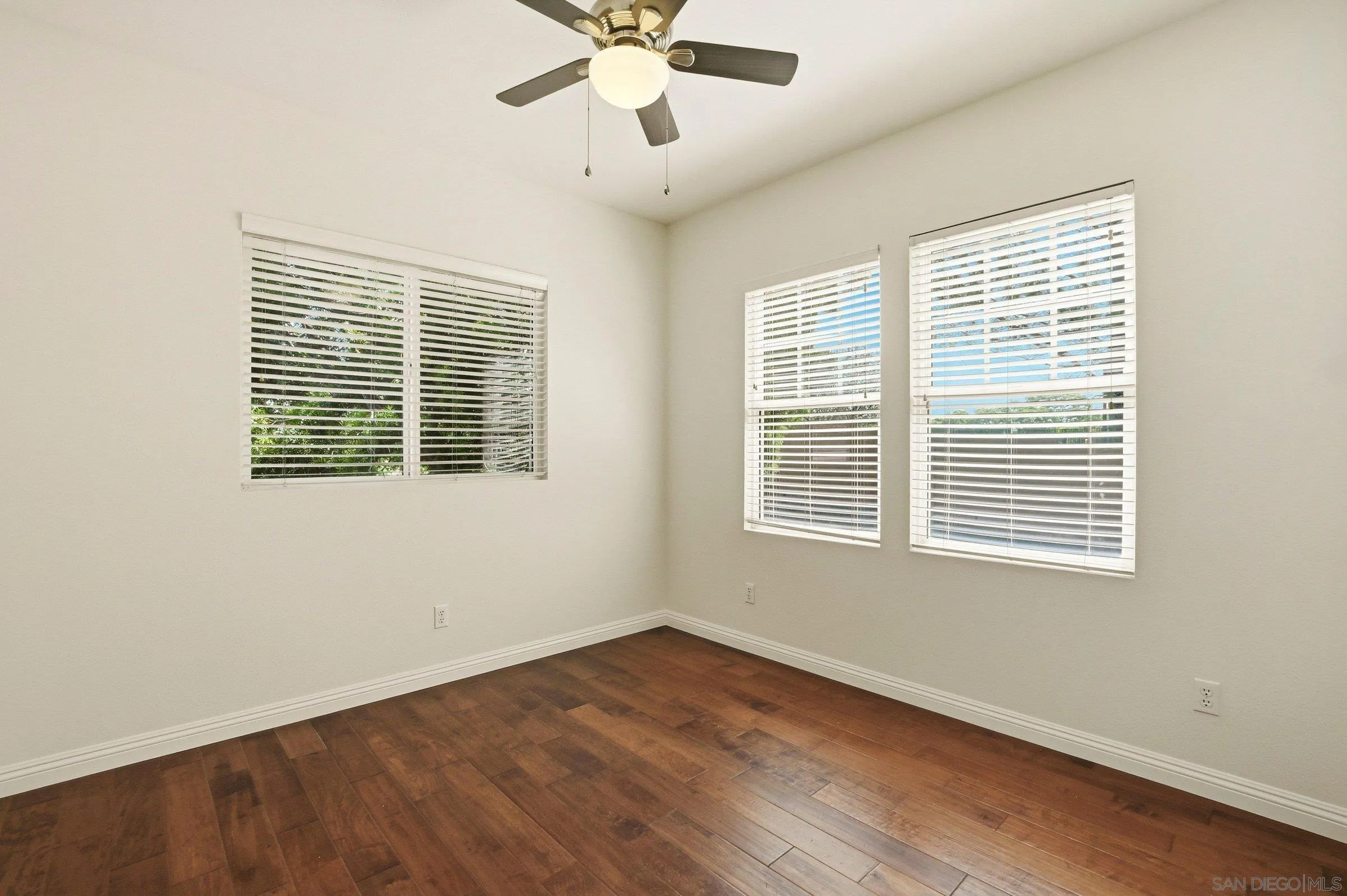 https://cdn.realtyfeed.com/cdn/127/260014711/7883d03a4ffe450d690720ac7b9e89e0.webp