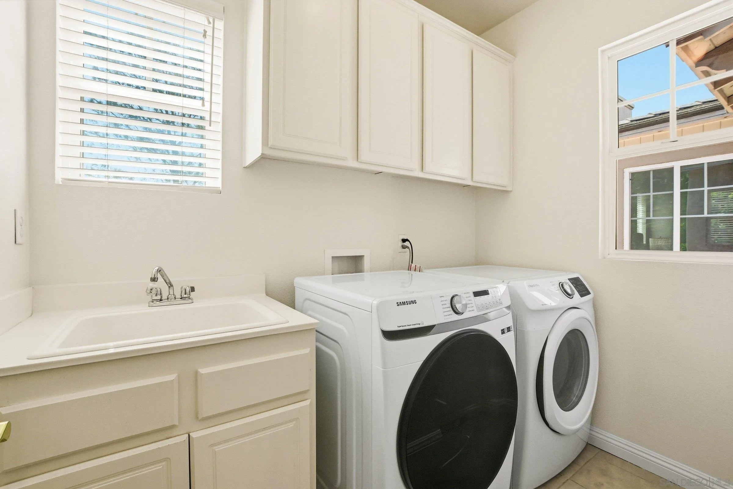 https://cdn.realtyfeed.com/cdn/127/260014711/98d6827e00ea3b565837cb9f42a814ea.webp