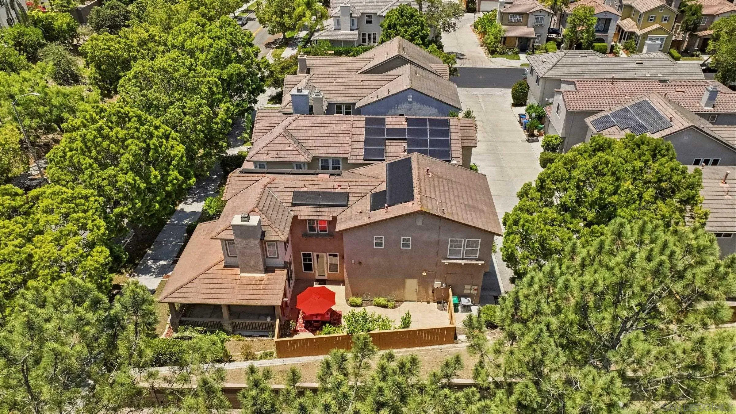 https://cdn.realtyfeed.com/cdn/127/260014711/f1f7f3b43e61b941c279937f47a5dd7b.webp