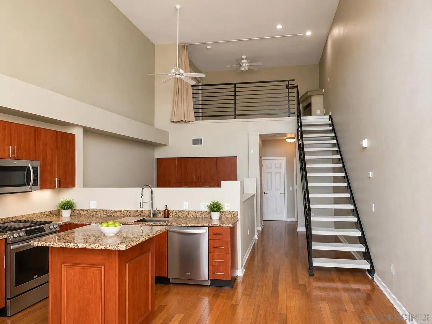 https://cdn.realtyfeed.com/cdn/127/260014718/6def85472a73e6171e73e18957342e5a.webp