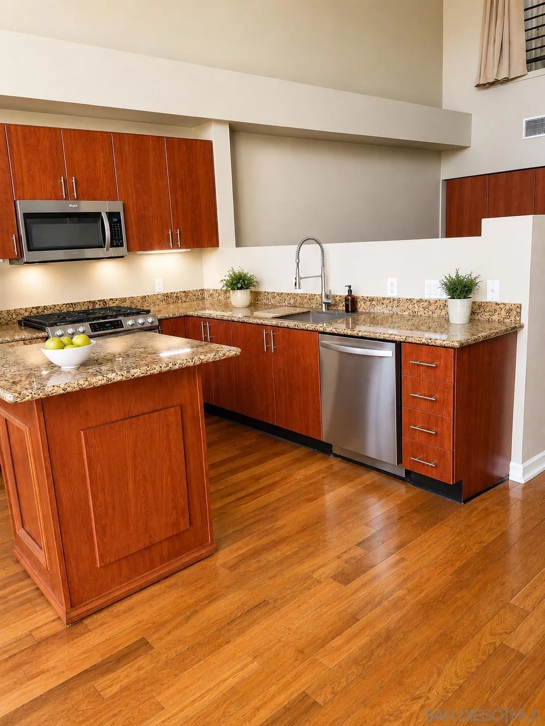 https://cdn.realtyfeed.com/cdn/127/260014718/9499c4aece0deda1021d125e5e2e474c.webp