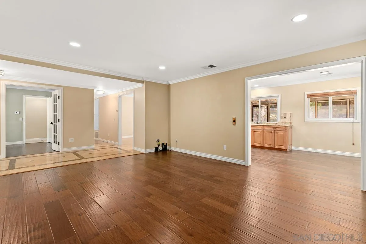 https://cdn.realtyfeed.com/cdn/127/260014720/0fe48559aea5e5c3de0ca655c09e760d.webp