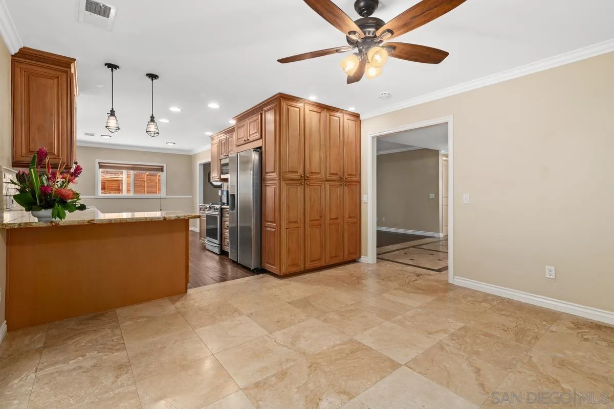 https://cdn.realtyfeed.com/cdn/127/260014720/8700832d2c8609f0dbf74732c97fa57d.webp
