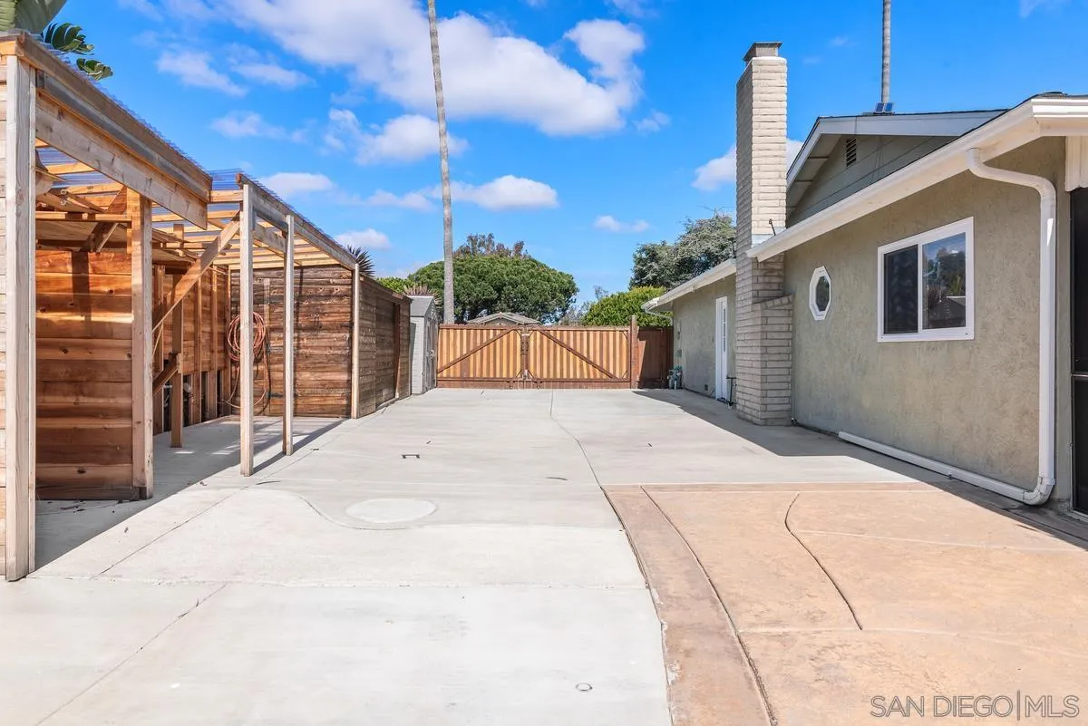 https://cdn.realtyfeed.com/cdn/127/260014720/f22aa869ad9c0a36812f08ef6701ce58.webp