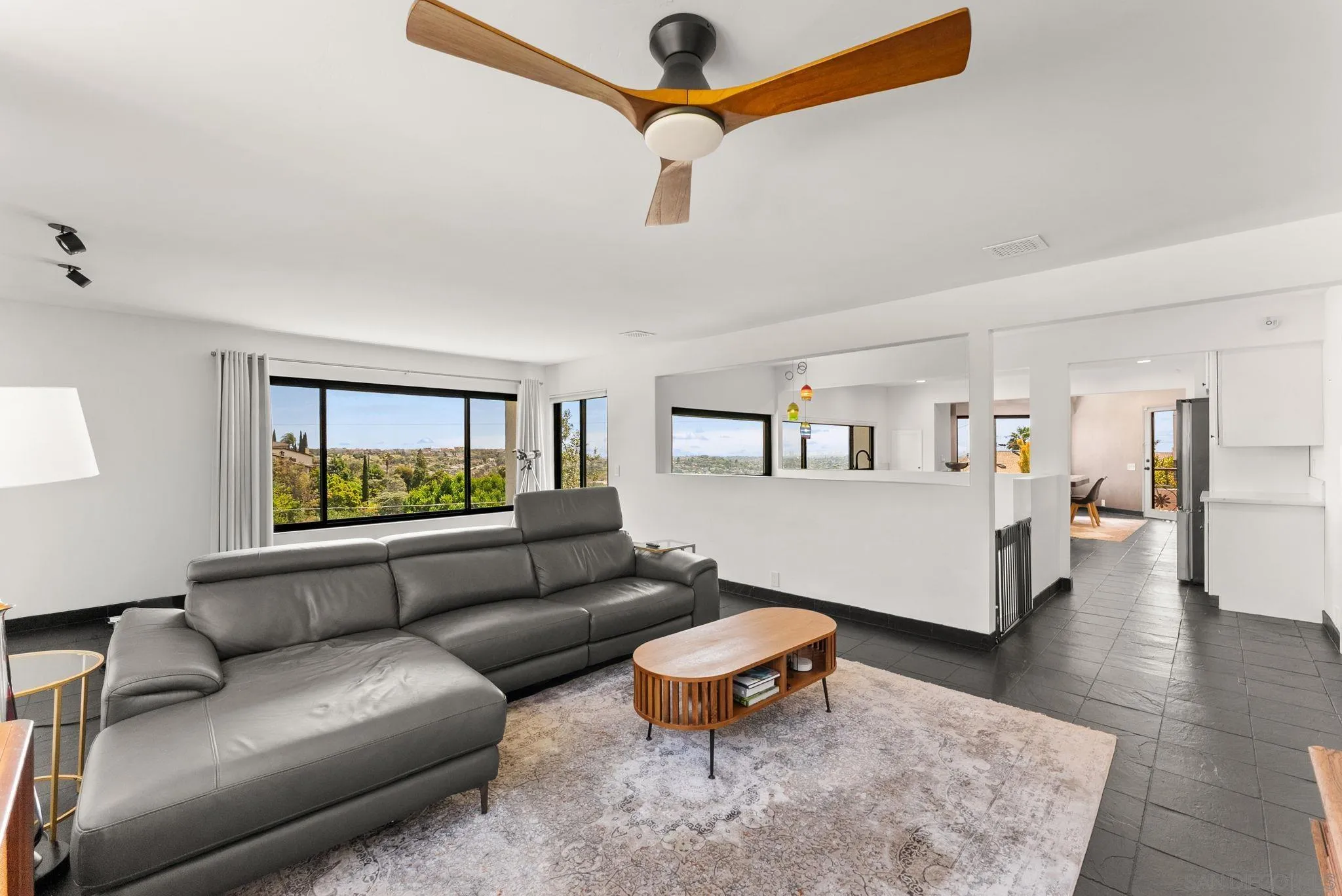 https://cdn.realtyfeed.com/cdn/127/260014722/445973d0992fc77516aa6613eb46a800.webp