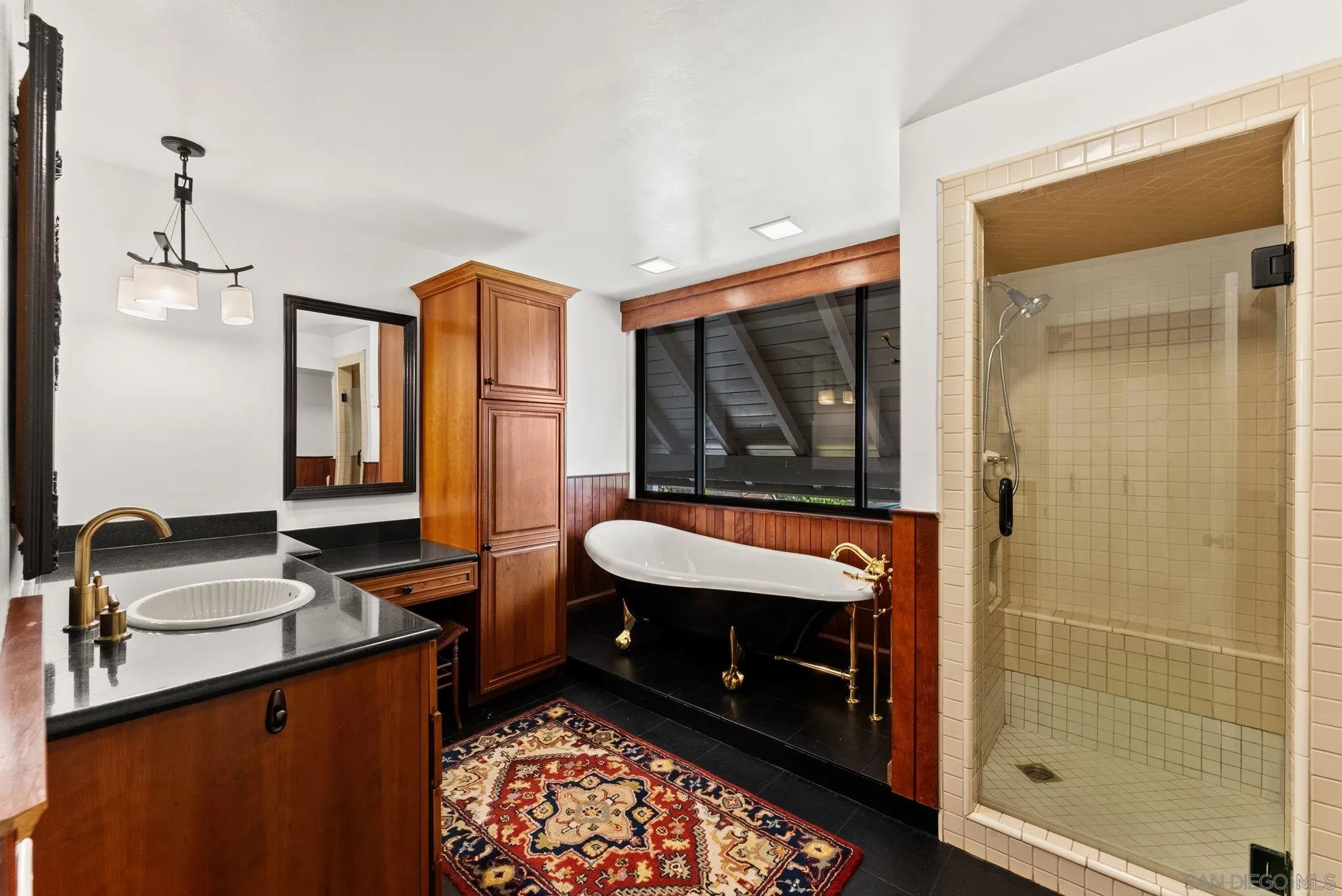 https://cdn.realtyfeed.com/cdn/127/260014722/619d18990cd3f3545c8ac7d8791790ee.webp