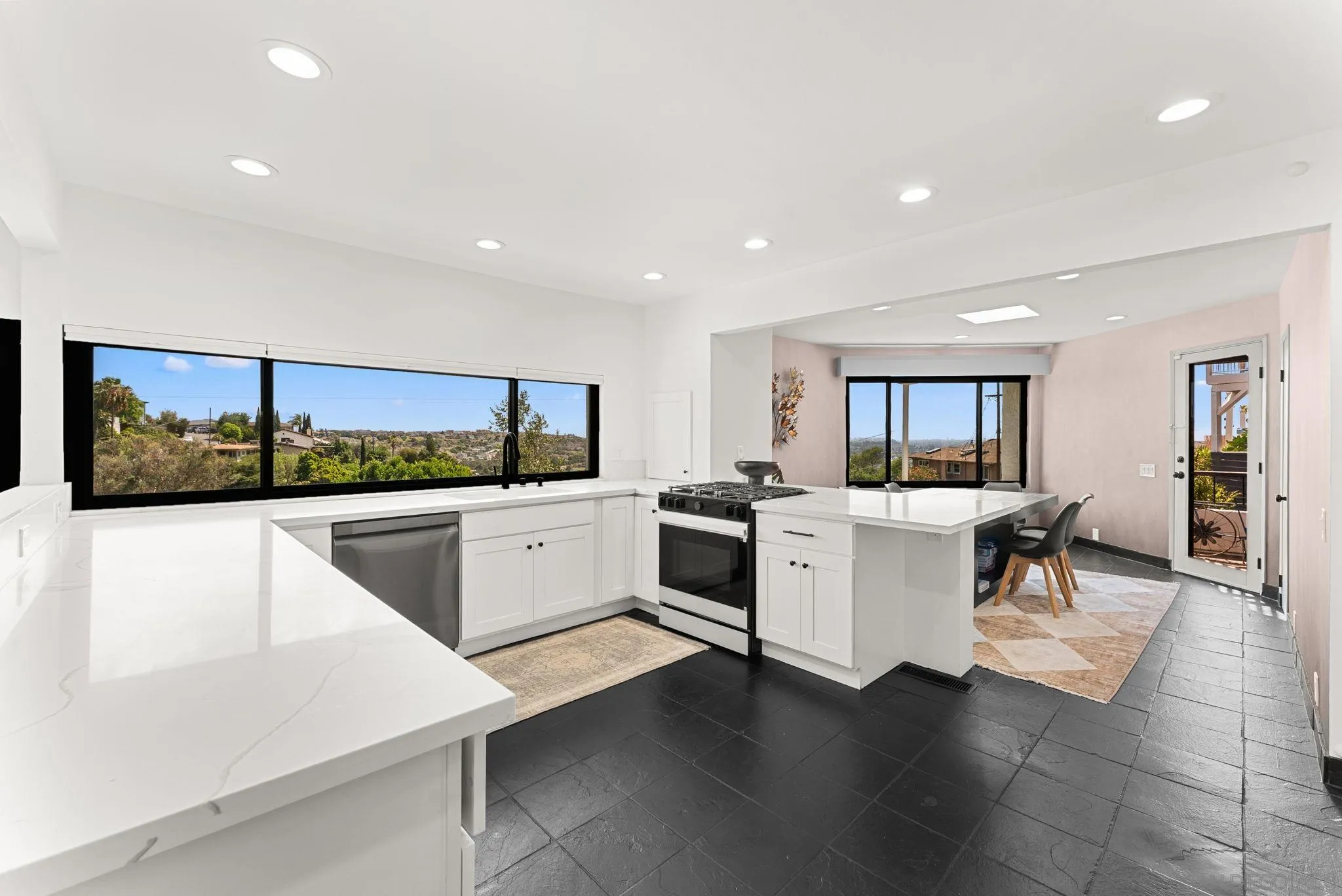 https://cdn.realtyfeed.com/cdn/127/260014722/698c6d374b66bc04c8f13e90a3863ffe.webp