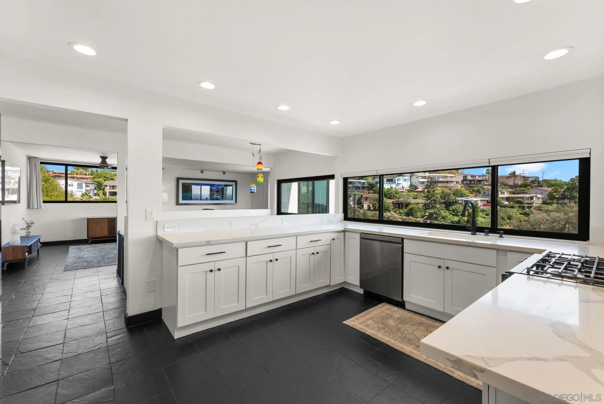 https://cdn.realtyfeed.com/cdn/127/260014722/b399d6f591063d903dc3427f47ddf8a1.webp