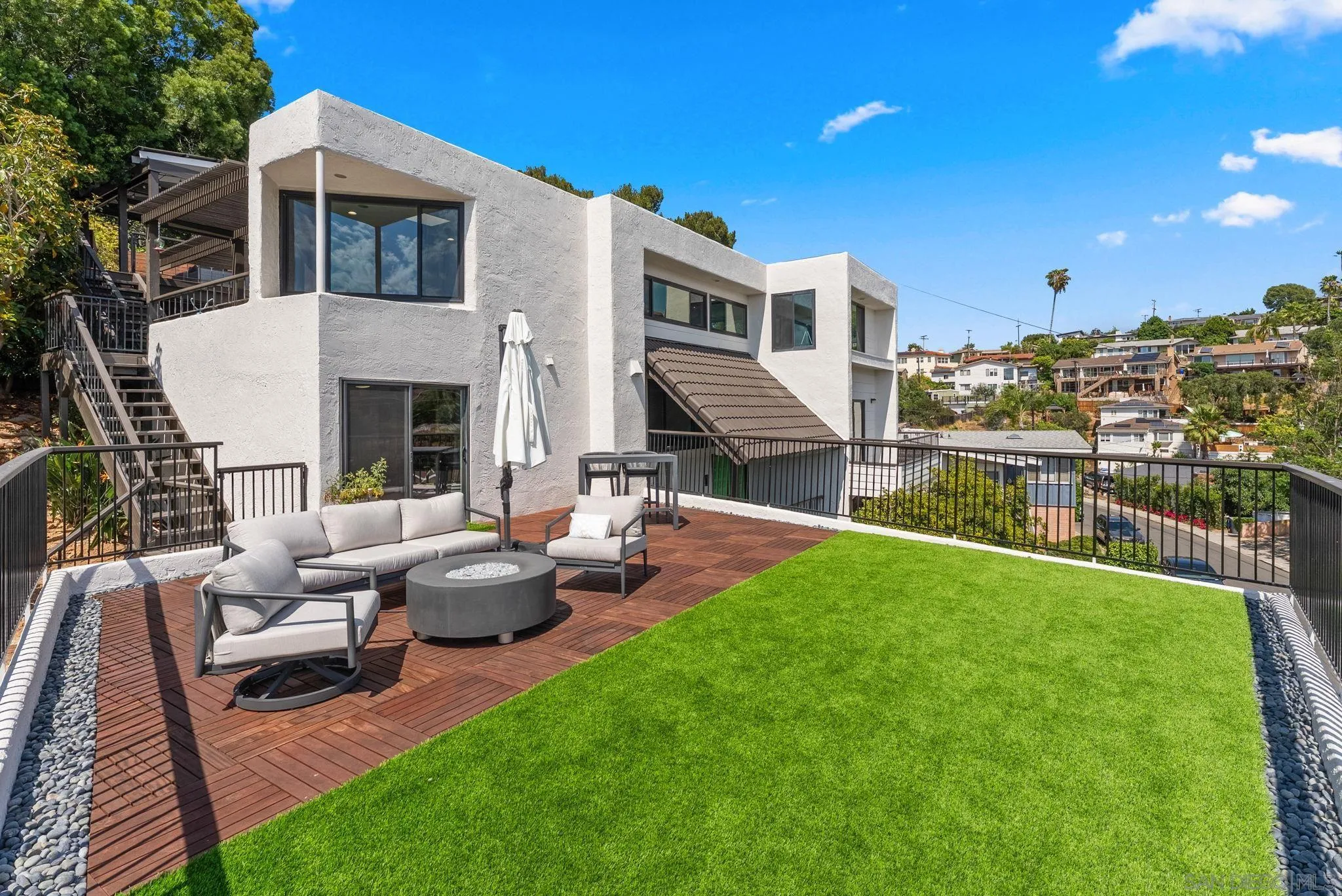 https://cdn.realtyfeed.com/cdn/127/260014722/fa4193438f43843261f82cb415d59b28.webp