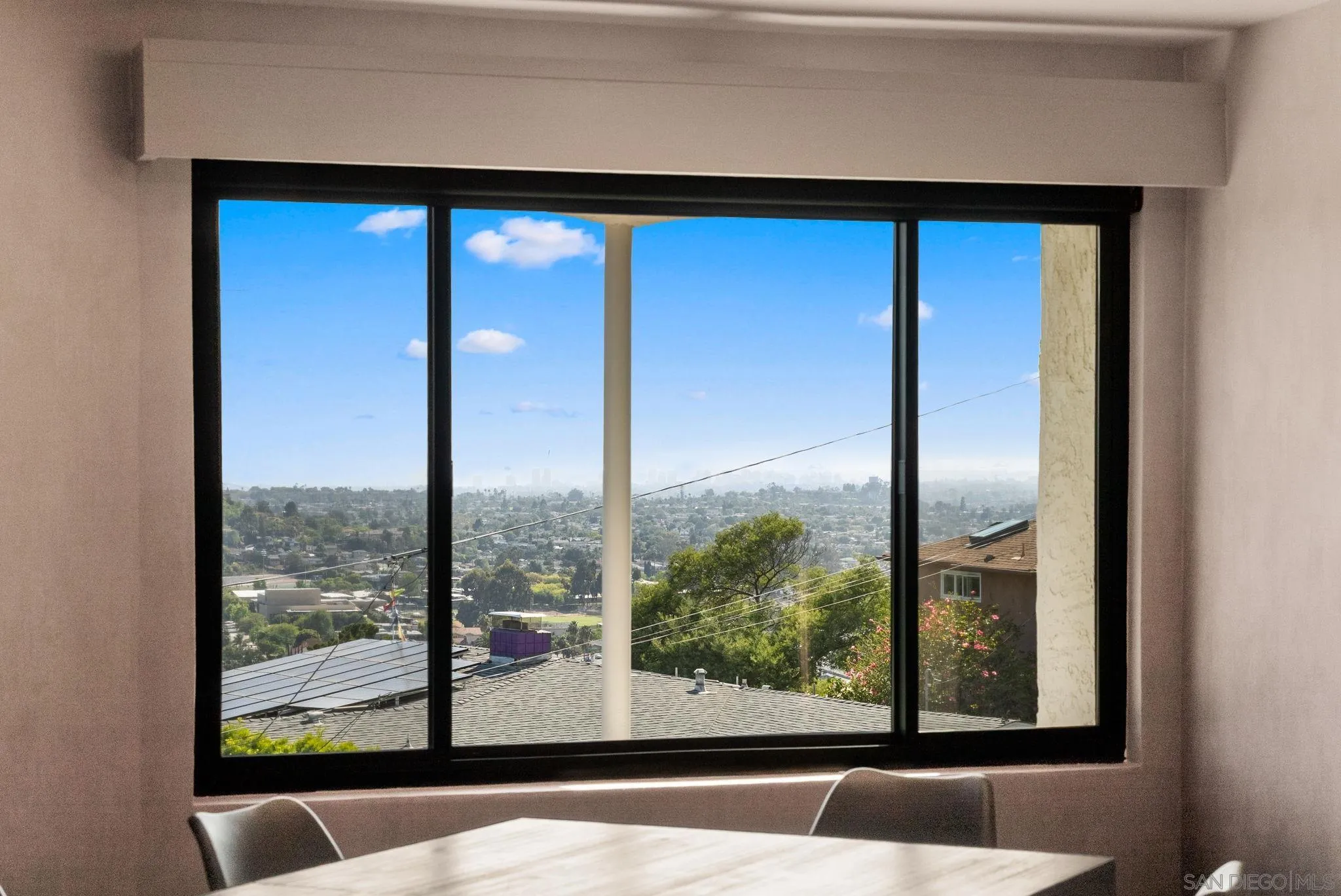 https://cdn.realtyfeed.com/cdn/127/260014722/fd0e0ffde2feb8ca53da12700d1a54c5.webp