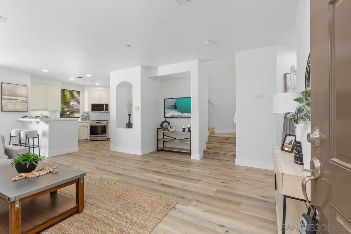 https://cdn.realtyfeed.com/cdn/127/260014723/01f41bb50930e7be57ae4997463cce05.webp