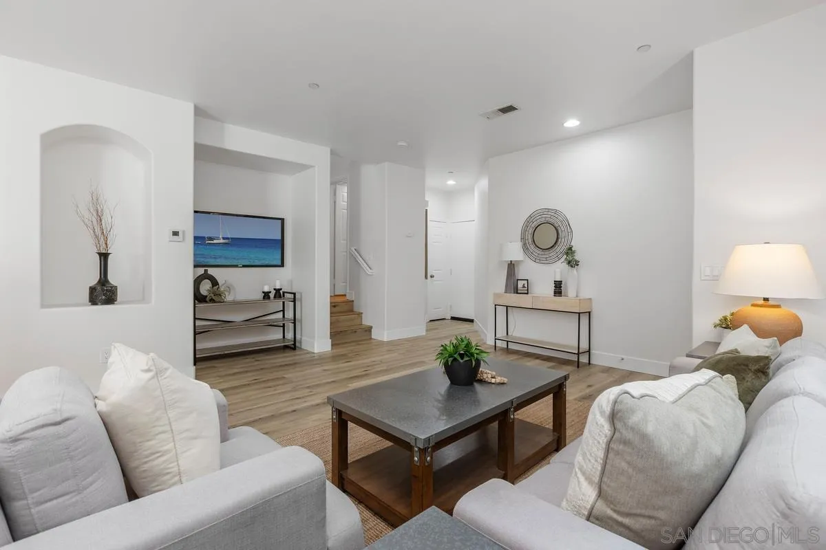https://cdn.realtyfeed.com/cdn/127/260014723/480198f506aba2ef03305f85221c7495.webp