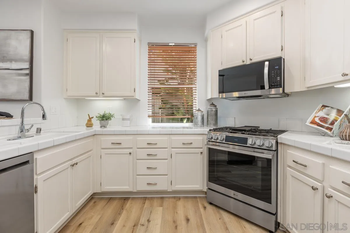 https://cdn.realtyfeed.com/cdn/127/260014723/a99d881838089328da6f004ed71f898c.webp