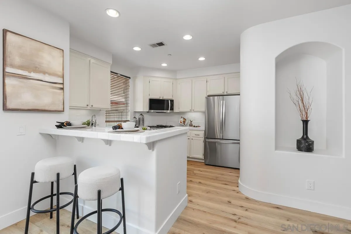 https://cdn.realtyfeed.com/cdn/127/260014723/e13b05b89c5f146f5d4da4930bdec175.webp