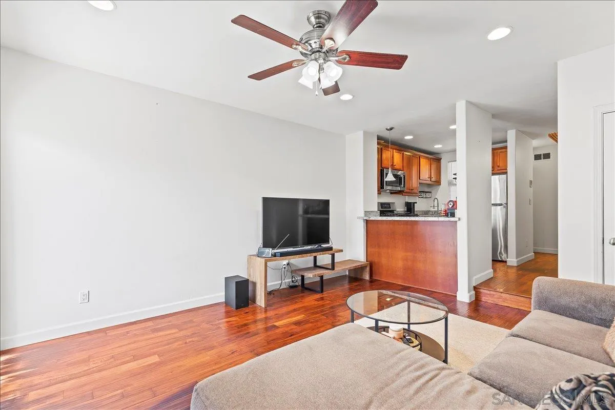 Photo #13: 260014727 Listing: Photo #13