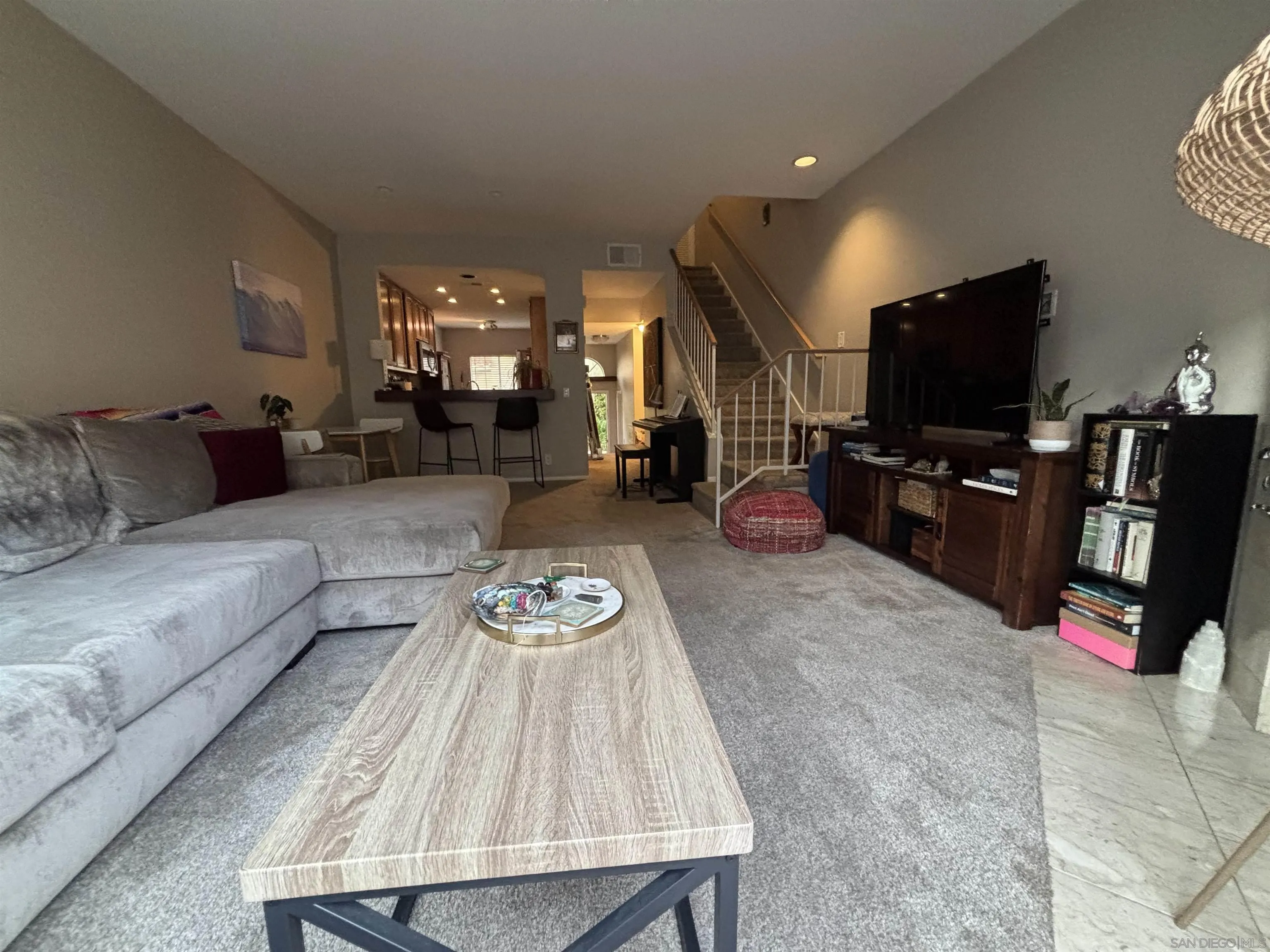 Photo #2: 260014728 Listing: Photo #2
