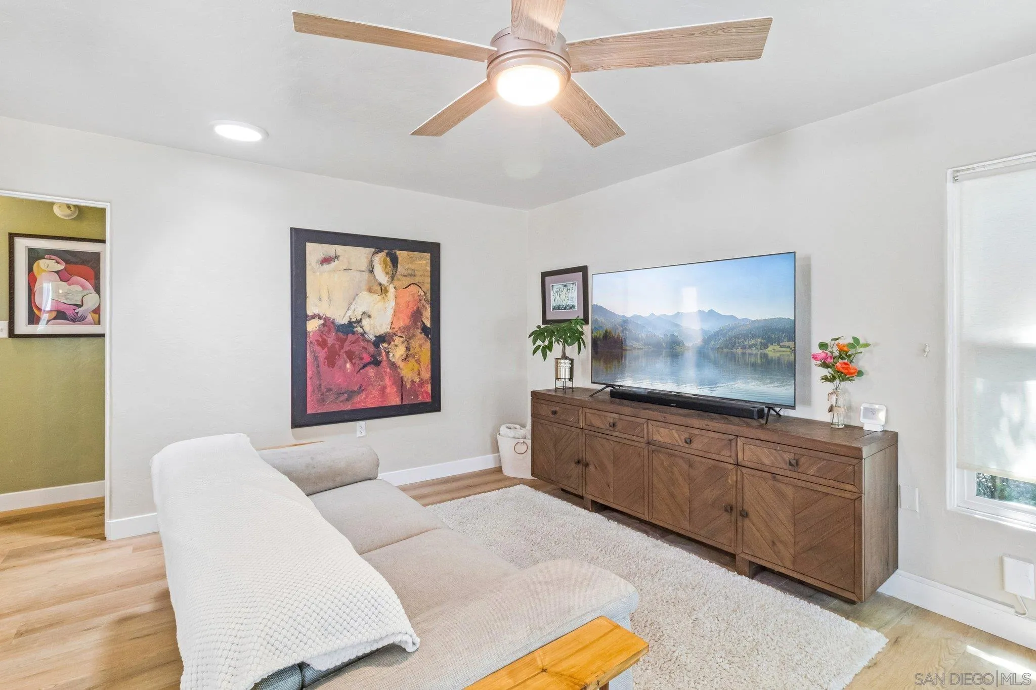 https://cdn.realtyfeed.com/cdn/127/260014733/1e403c7c7530791a8c5ec0588d32e87a.webp