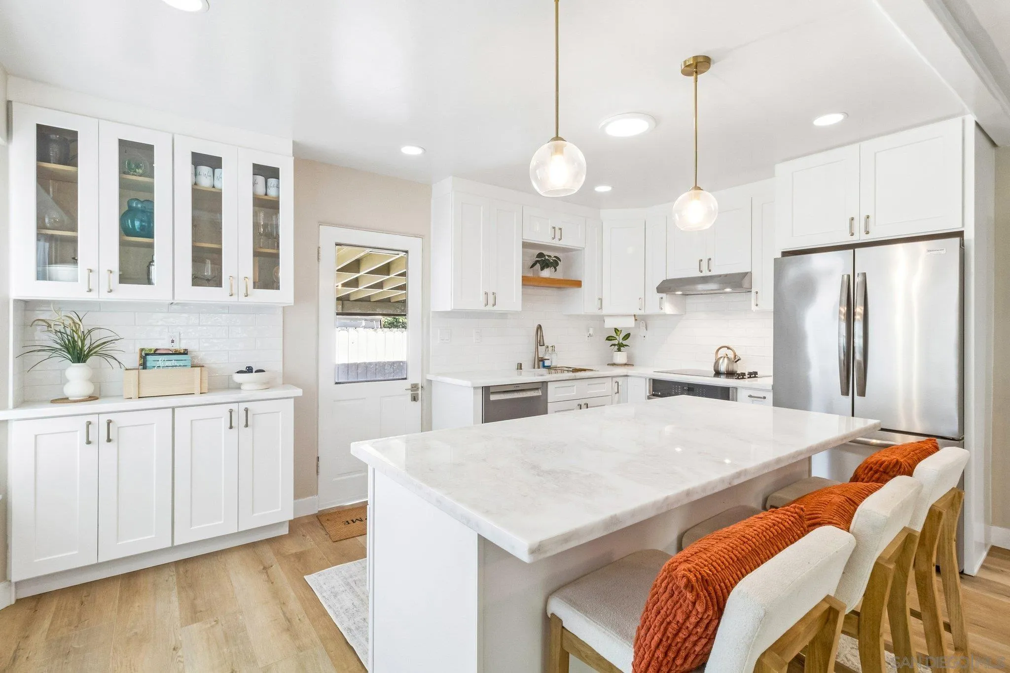 https://cdn.realtyfeed.com/cdn/127/260014733/5fc4dab0a49812045351bef1e8248c4a.webp
